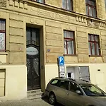Iris Карловы Вары
